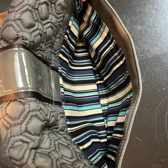 Vera Bradley Gray Quilted Crossbody Messenger Bag with Magnetic Closure - Picture 8 of 8